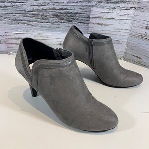 Dexflex Comfort Grey Suede High Heel Ankle Boots size 9